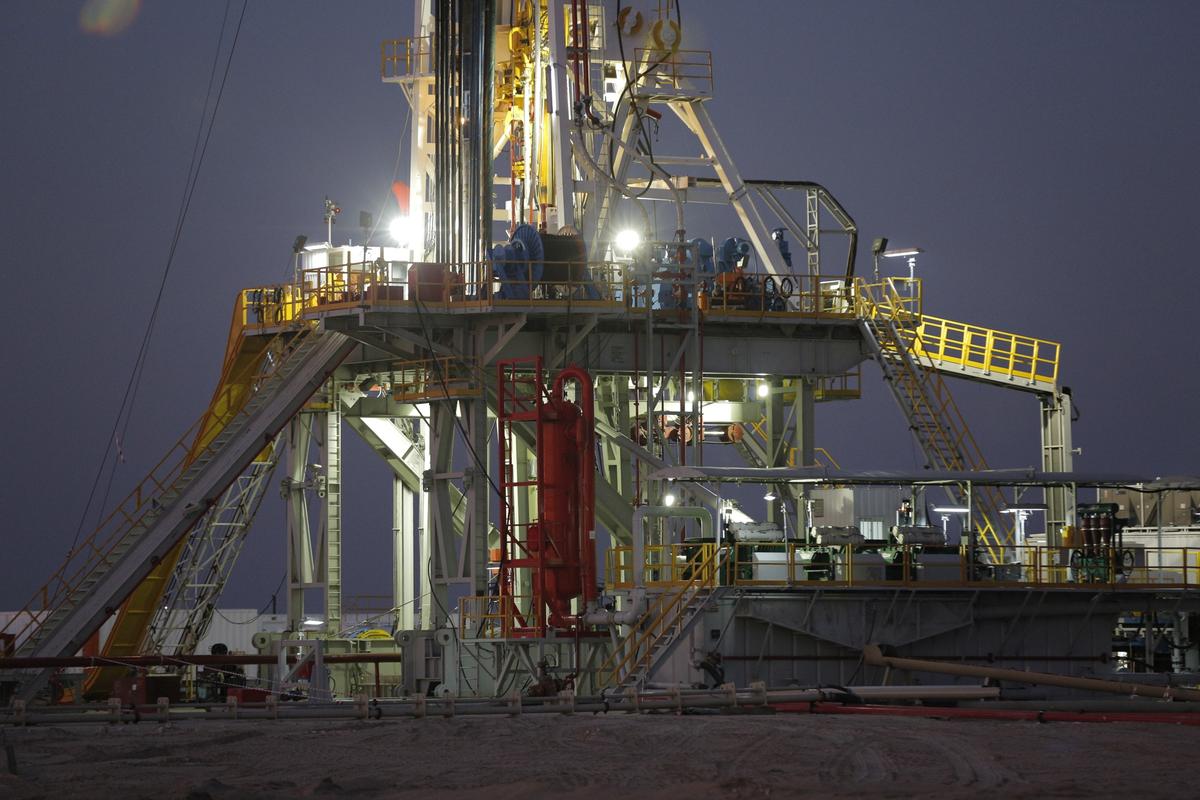 GOFSCO drilling rig at night